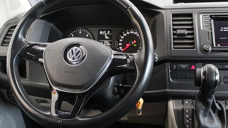 Volkswagen Caravelle • 2020 • 44,750 km 4