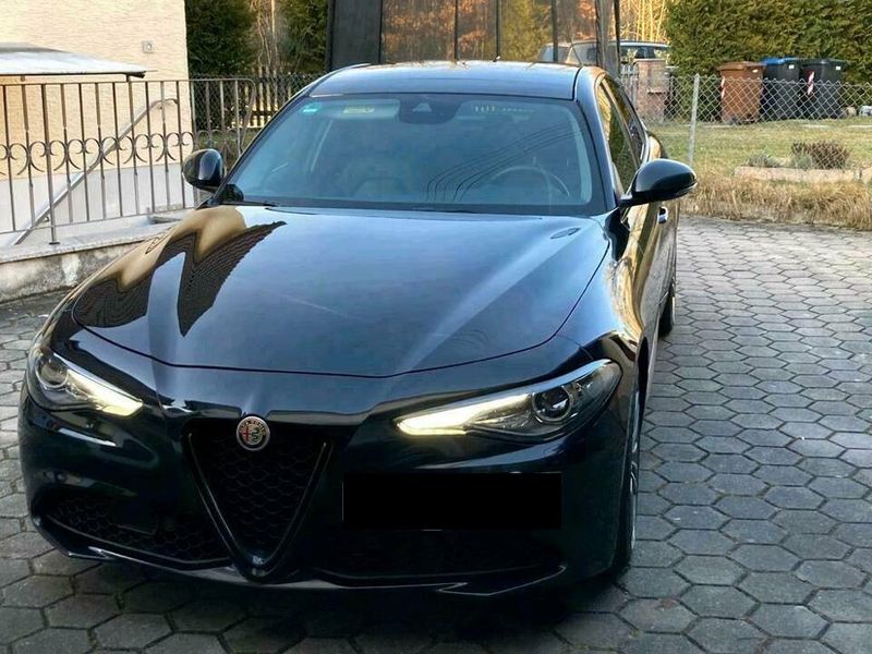 Alfa Romeo Giulia • 2019 • 60,000 km 1