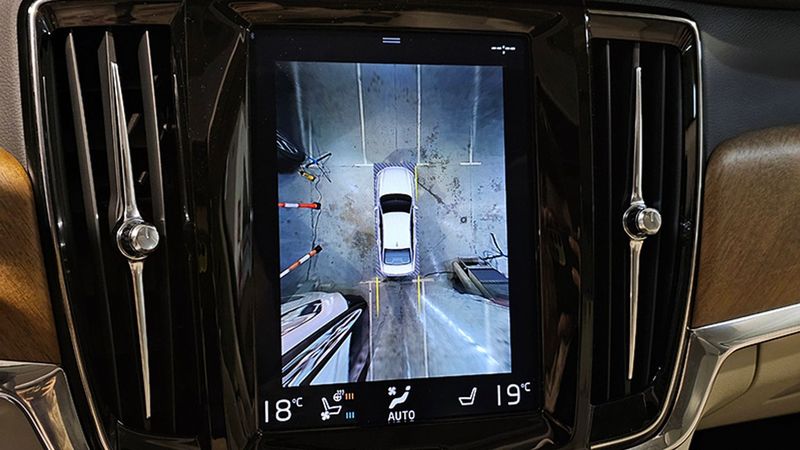 Volvo S90 • 2019 • 19,670 km 16