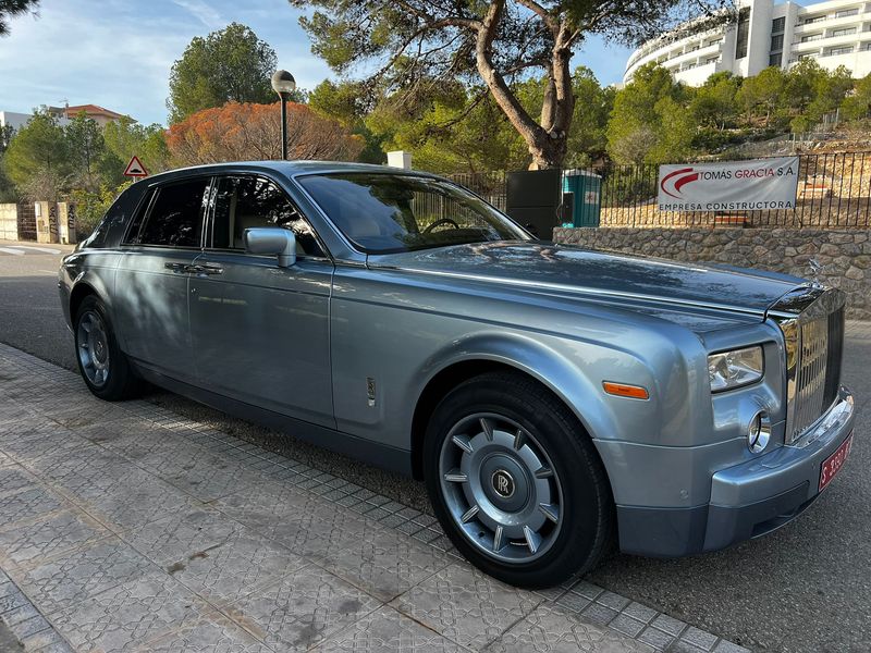 Rolls-Royce Phantom • 2004 • 51,671 km 3