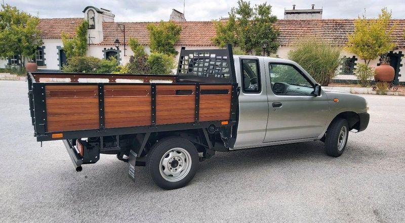 Nissan Pickup • 2002 • 250,000 km 3