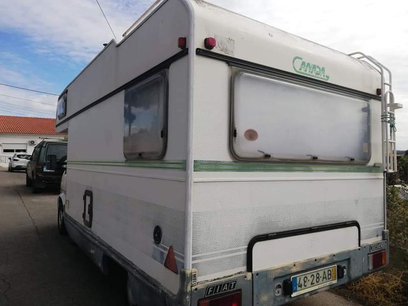 Toyota Hiace Van • 1992 • 98,000 km 3