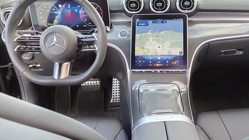 Mercedes-Benz CLA • 2024 • 2,566 km 4