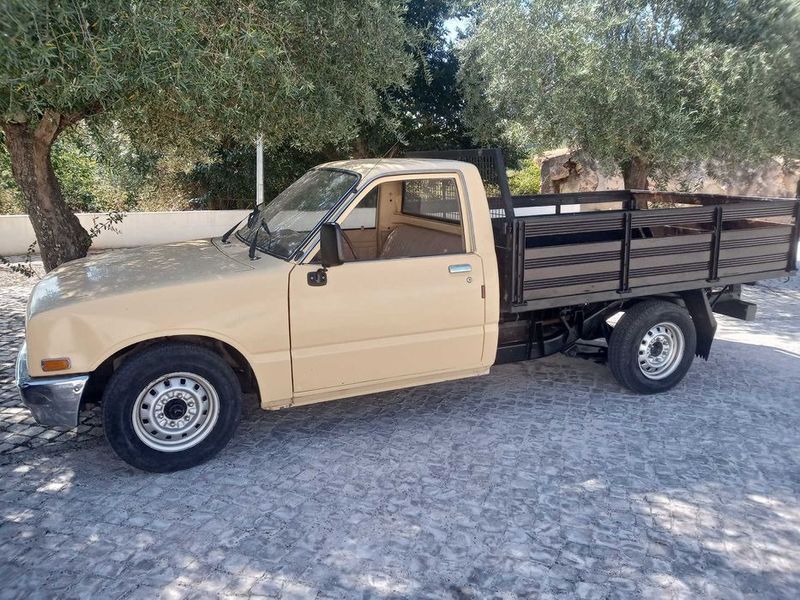 Isuzu Canter • 1987 • 309,000 km 5