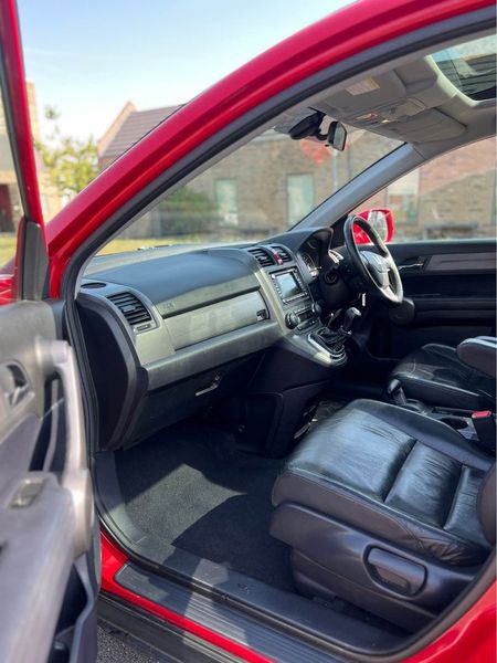 Honda CR-V • 2009 • 101,000 km 3