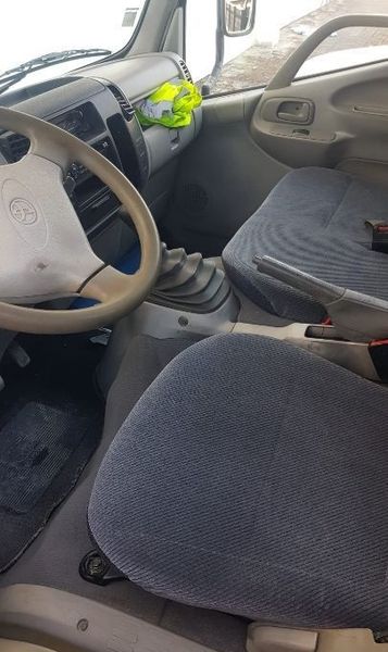 Toyota Dyna • 2004 • 194,000 km 4