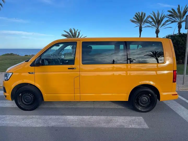 Volkswagen Multivan • 2018 • 290,000 km 4