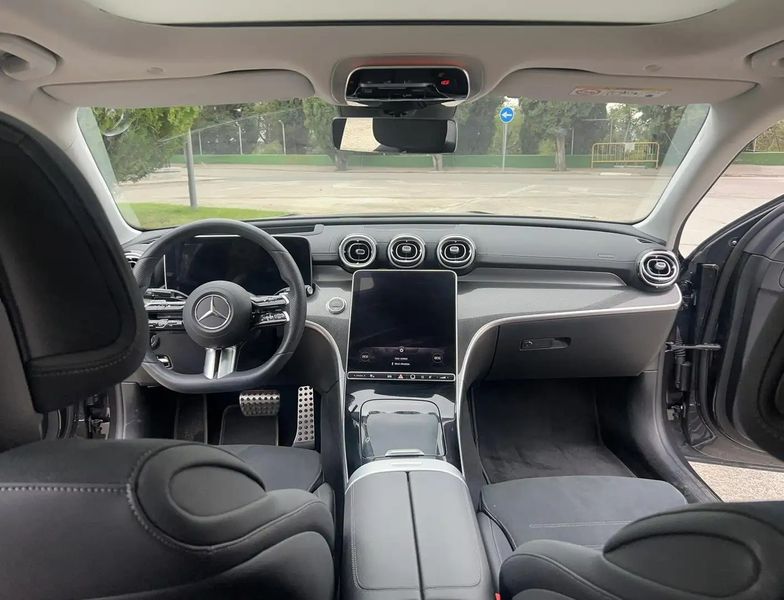 Mercedes-Benz C-Class • 2022 • 13,400 km 7
