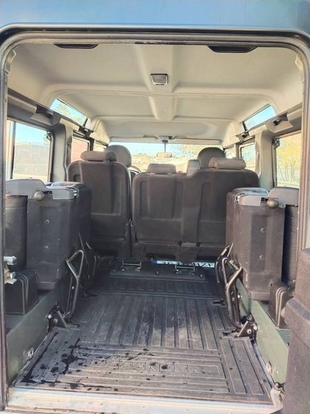 Land Rover Defender • 2015 • 258,000 km 9