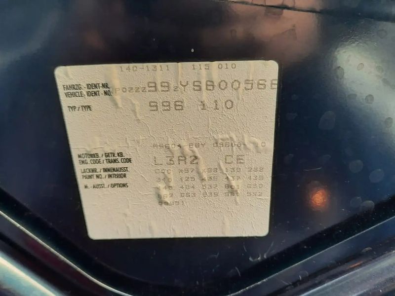 Porsche 911 • 1999 • 124,000 km 9