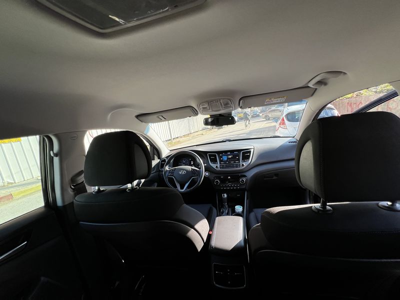 Hyundai Tucson • 2016 • 220,000 km 12