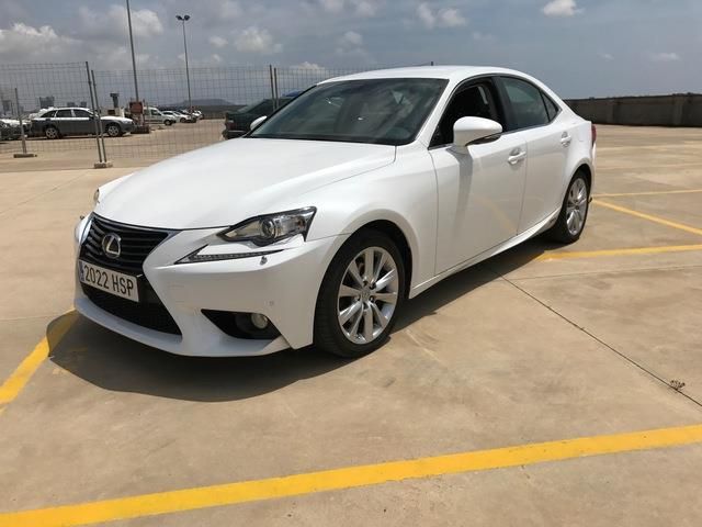 Lexus IS • 2013 • 126,000 km 3