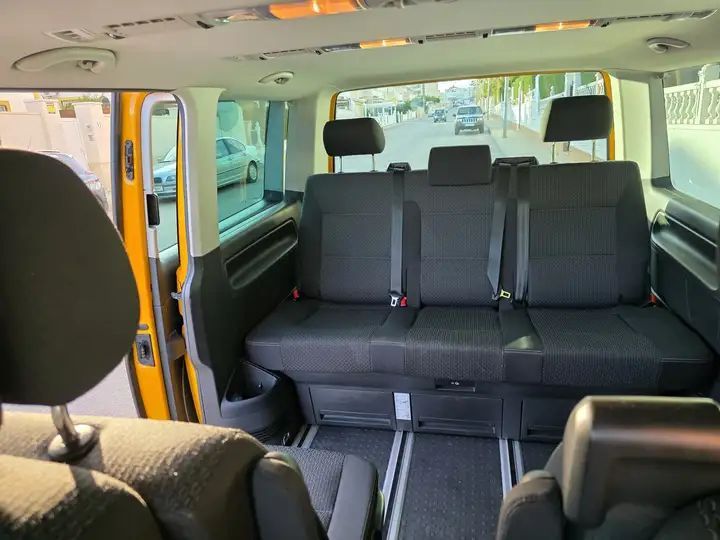 Volkswagen Multivan • 2018 • 290,000 km 2