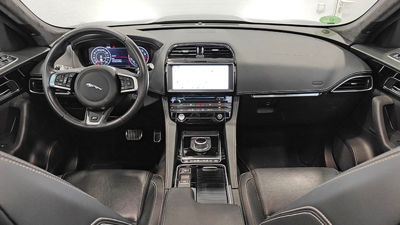Jaguar F-Pace • 2019 • 78,570 km 4
