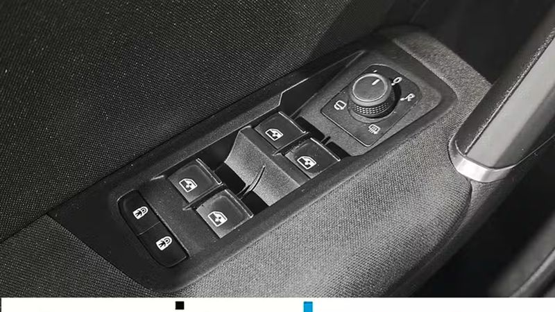 Volkswagen Touran • 2021 • 52,948 km 12