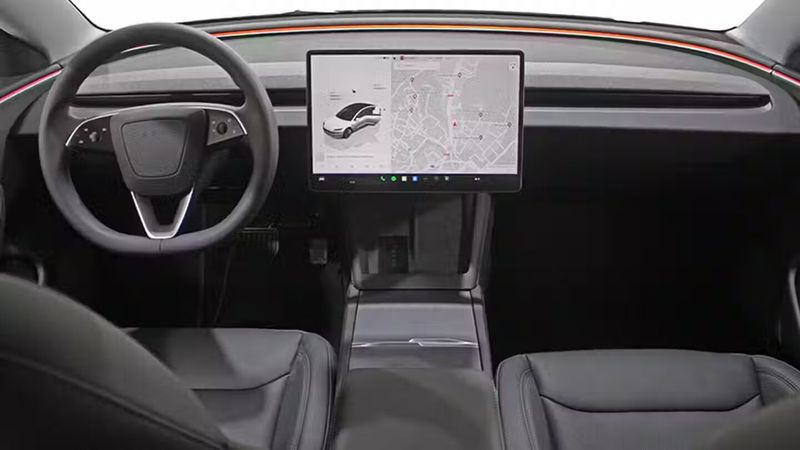 Tesla Model 3 • 2024 • 2,750 km 27