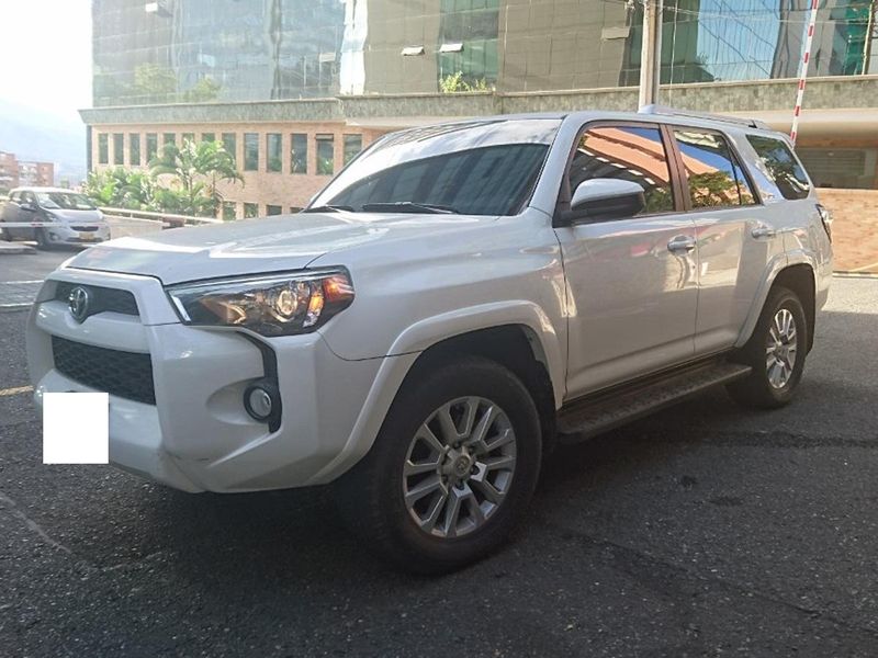 Toyota 4-Runner • 2014 • 120,000 km 1