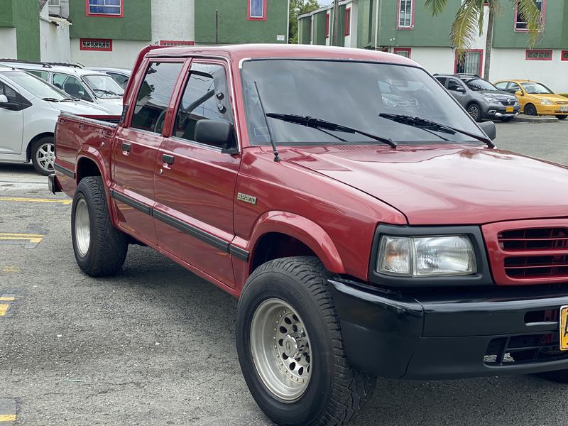 Mazda B2500 • 1998 • 280 km 1