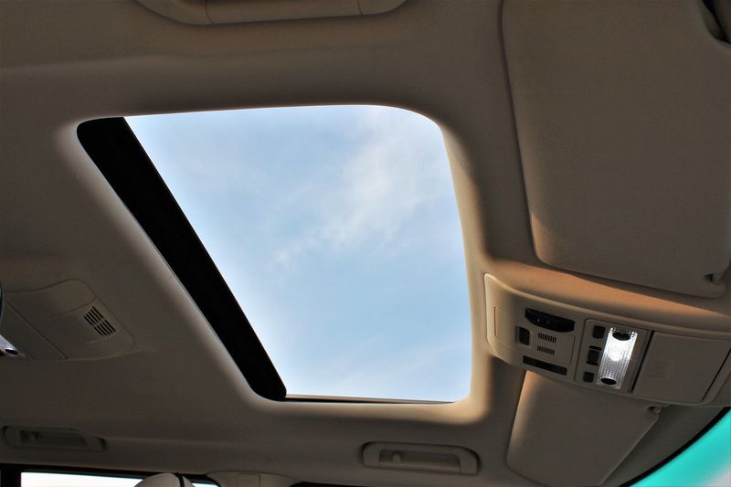 Land Rover Range Rover • 2010 • 181,000 km 10