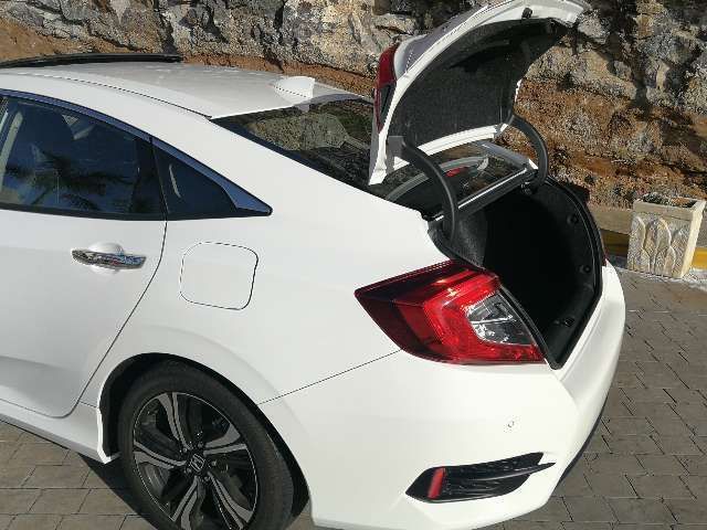 Honda Civic • 2018 • 80,000 km 11