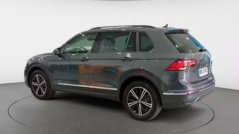 Volkswagen Tiguan • 2022 • 35,214 km 5