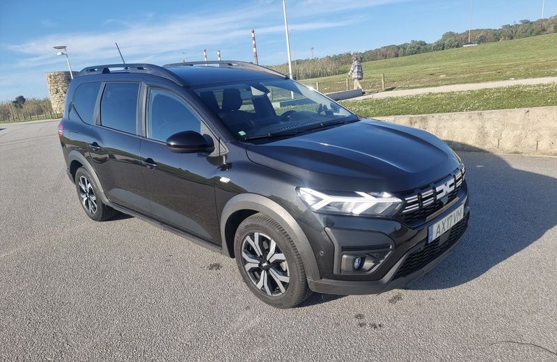 Dacia Duster • 2023 • 68,900 km 4