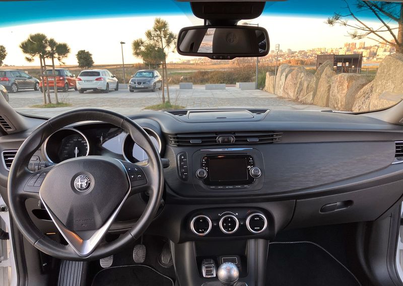 Alfa Romeo Giulietta • 2017 • 79,999 km 3