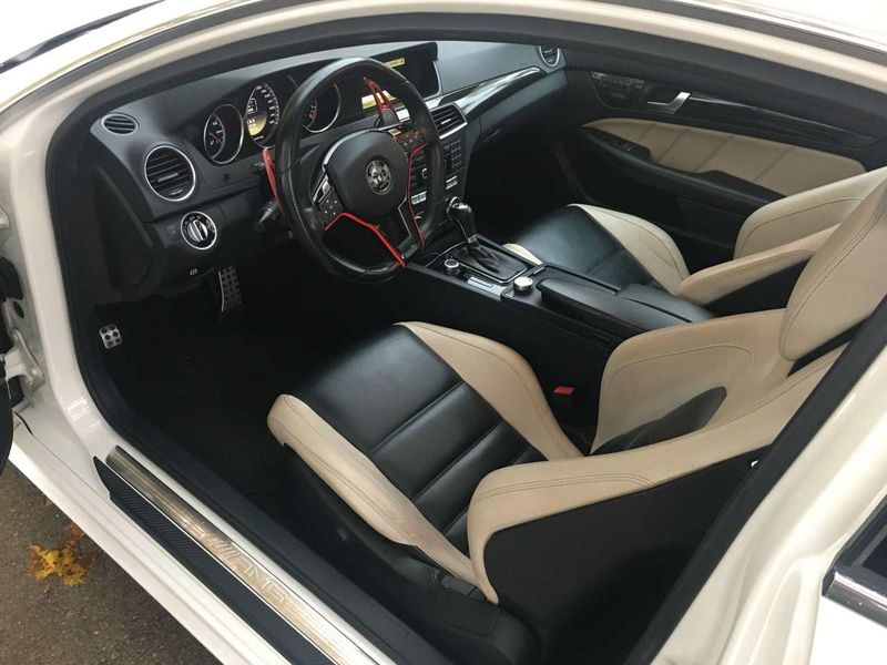 Mercedes-Benz C Sportcoupé • 2011 • 76,245 km 4