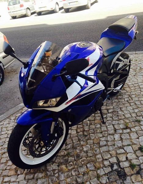 Honda cbr-600rr • 2007 • 17,000 km 1