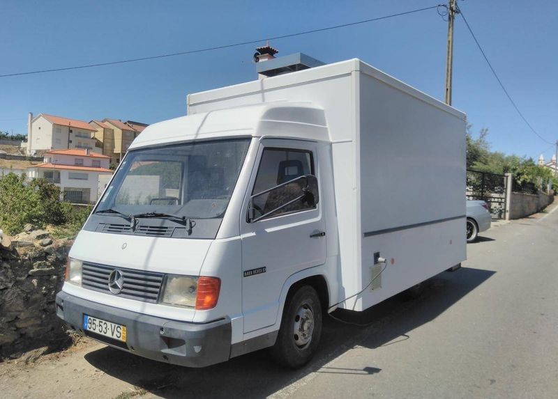 Mercedes-Benz Sprinter Worker • 1994 • 250,000 km 2