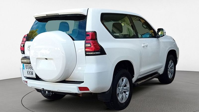 Toyota Land Cruiser • 2018 • 139,000 km 4