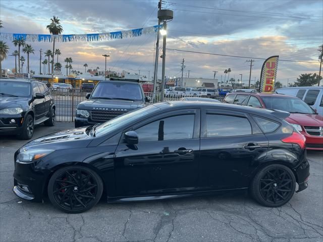 Ford Focus • 2016 • 12,157 km 3