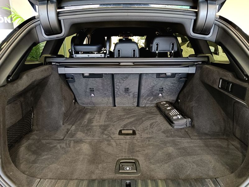 BMW 3 Series • 2024 • 20,000 km 13