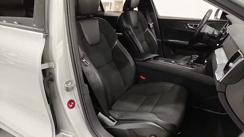 Volvo V60 • 2018 • 81,513 km 8