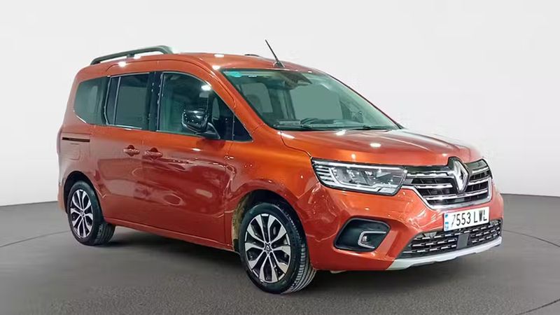 Renault Kangoo • 2022 • 19,000 km 2