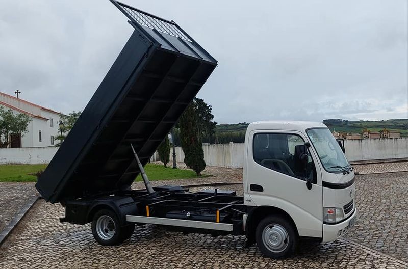 Toyota Dyna • 2006 • 90,000 km 4