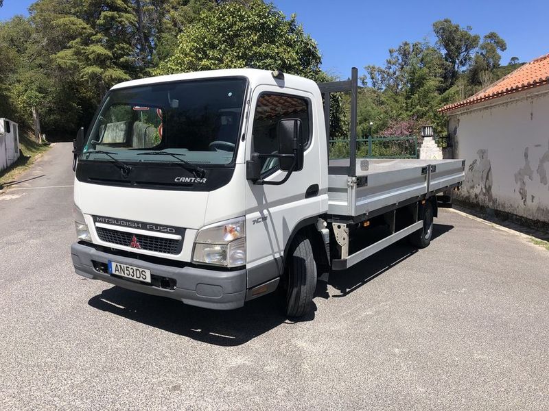 Mitsubishi Fuso canter • 2009 • 280,000 km 2