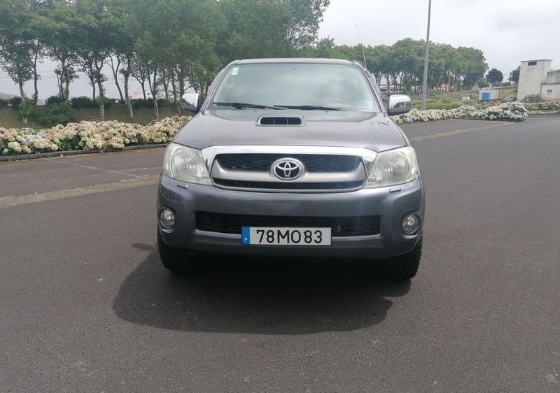 Toyota Hilux • 2011 • 90,000 km 1