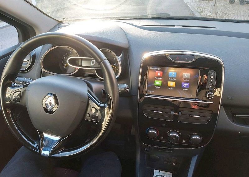 Renault Clio • 2015 • 110,000 km 4