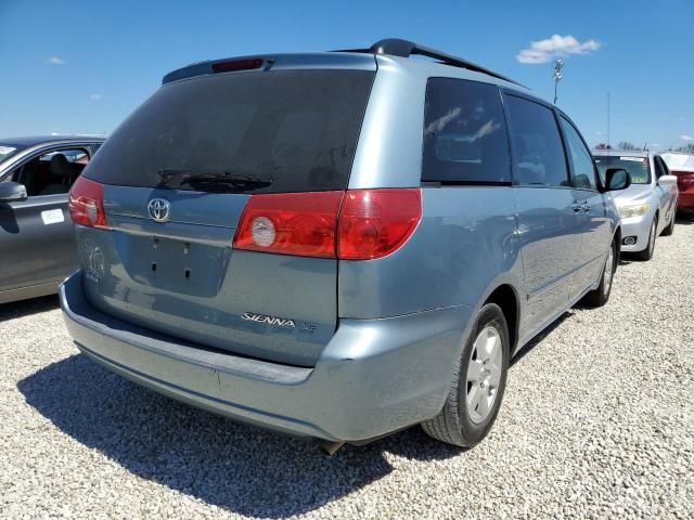 Toyota Sienna • 2008 • 33 km 4
