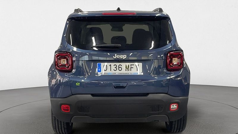 Jeep Renegade • 2023 • 123 km 8