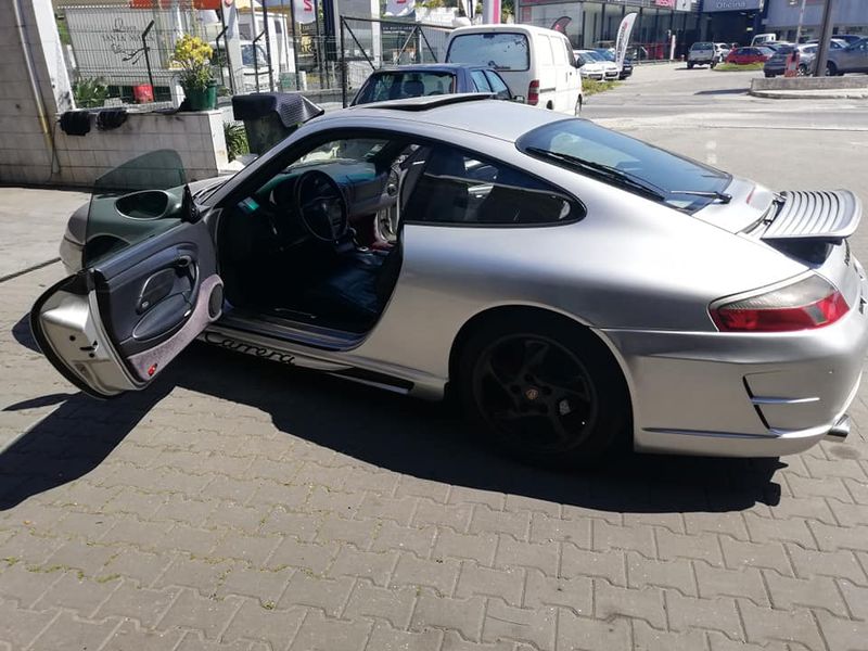 Porsche 911 • 2000 • 68,000 km 3