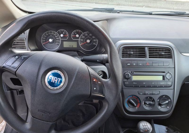 Fiat Punto • 2007 • 299,999 km 3
