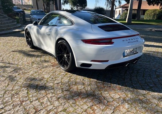 Porsche 911 Carrera • 2016 • 34,300 km 9