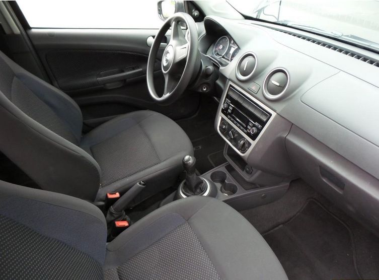 Volkswagen Gol • 2015 • 115,000 km 7