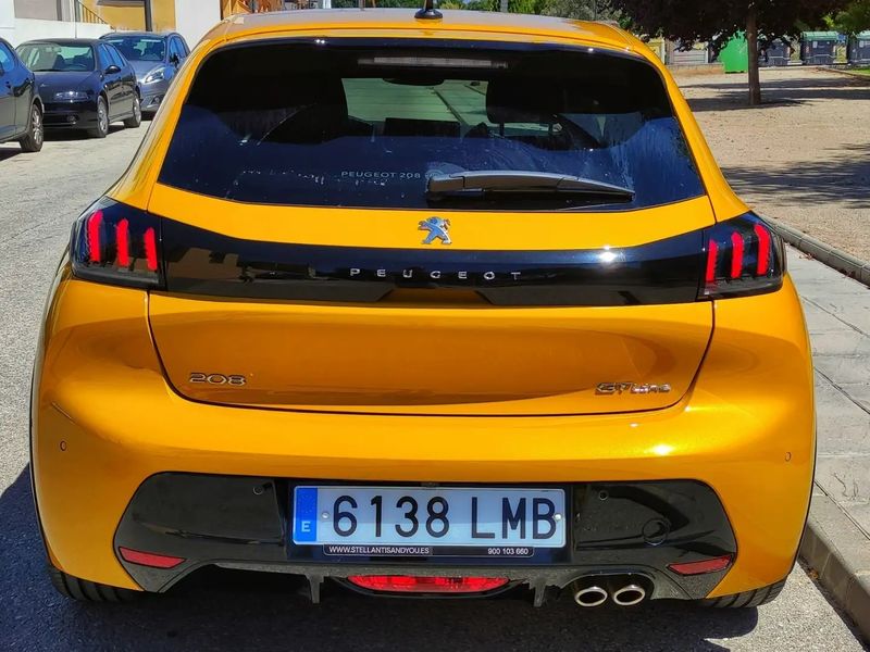 Peugeot 308 • 2020 • 24,000 km 2