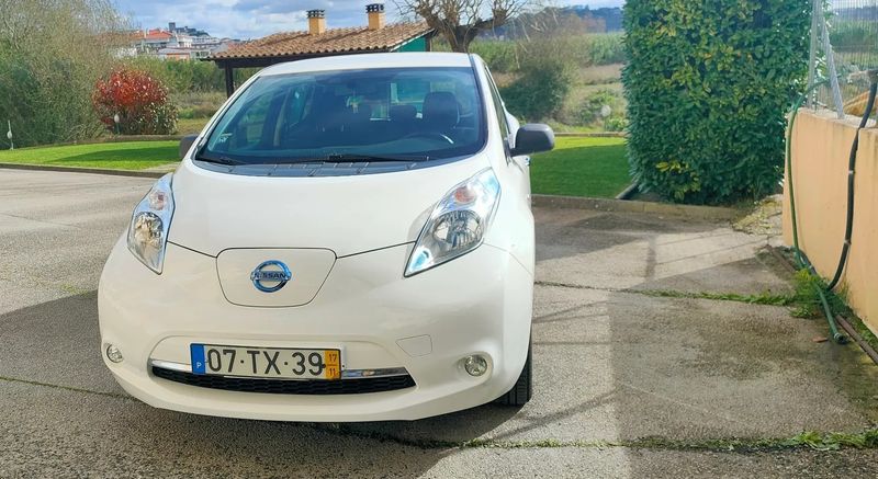Nissan Leaf • 2017 • 122,200 km 2