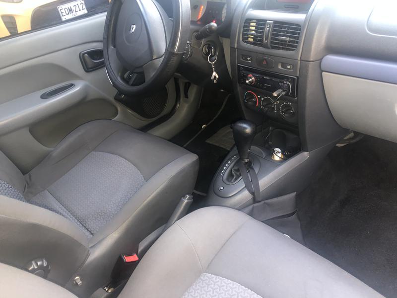 Renault Clio • 2011 • 95,532 km 8