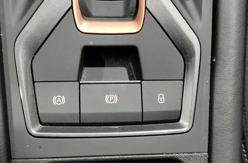 Seat Leon • 2025 • 13,207 km 8