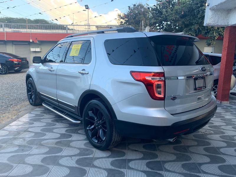 Ford Explorer • 2014 • 100 km 4